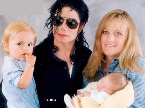 Vợ chồng Michael Jackson và 2 con Prince và Paris